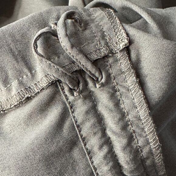 Kuhl SZ 16 Trekr Kapri Hiking Capris Pants Stretch Zip-Fly Zip Pockets Mid-Rise - Picture 14 of 14